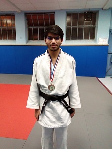 mdaille Naveen